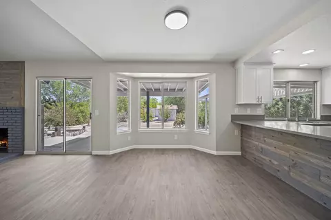 Living - 39342 Frontier Circus St, Lake Los Angeles, CA 93591 photo 4 of 7