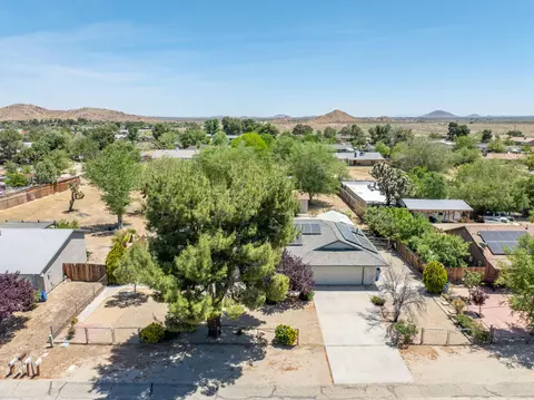 View/Area - 39342 Frontier Circus St, Lake Los Angeles, CA 93591 photo 1 of 10
