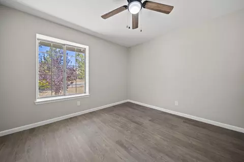 Bedroom - 39342 Frontier Circus St, Lake Los Angeles, CA 93591 photo 4 of 8