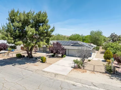 View/Area - 39342 Frontier Circus St, Lake Los Angeles, CA 93591 photo 3 of 10