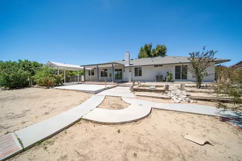 Exterior - 39342 Frontier Circus St, Lake Los Angeles, CA 93591 photo 13 of 23