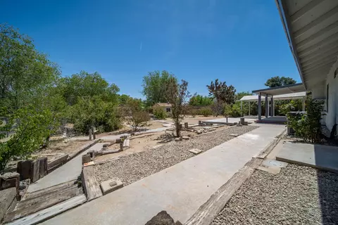Exterior - 39342 Frontier Circus St, Lake Los Angeles, CA 93591 photo 15 of 23
