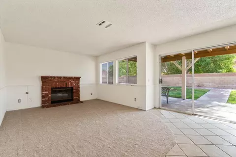43938 Comstock Ave, Lancaster, CA 93535 photo 8
