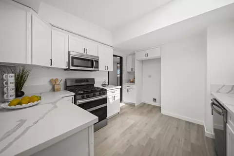 Kitchen - 38873 Sage Tree St, Palmdale, CA 93551 photo 7 of 13
