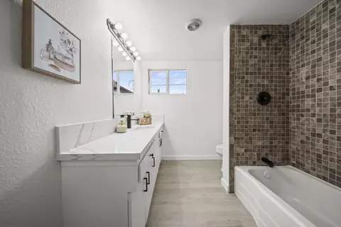 Bath - 38873 Sage Tree St, Palmdale, CA 93551 photo 4 of 9