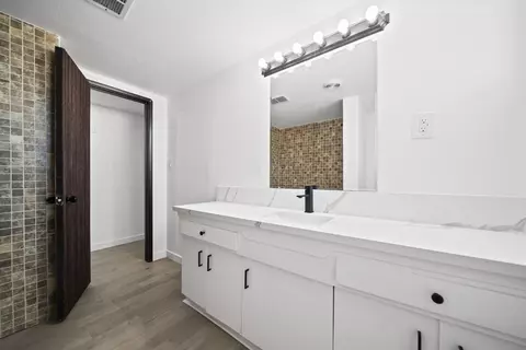 Bath - 38873 Sage Tree St, Palmdale, CA 93551 photo 2 of 9