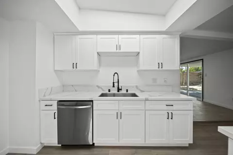 Kitchen - 38873 Sage Tree St, Palmdale, CA 93551 photo 3 of 13