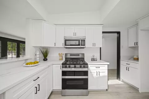 Kitchen - 38873 Sage Tree St, Palmdale, CA 93551 photo 10 of 13