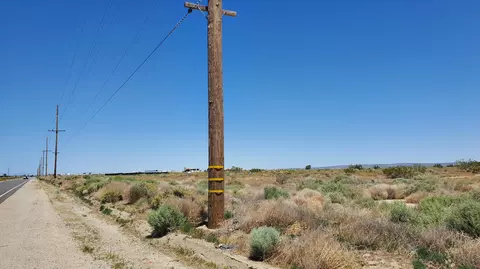 90 Th St E, Palmdale, CA 93591