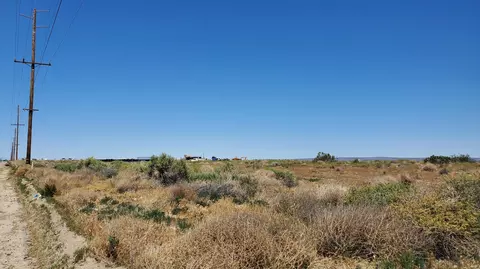 90 Th St E, Palmdale, CA 93591 photo 12