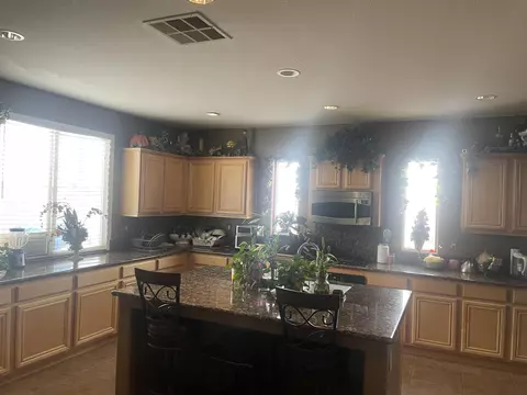 43889 Normandy Ln, Lancaster, CA 93536 photo 4