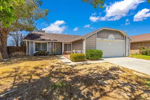 45911 Primrose Dr, Lancaster, CA 93534 photo 3