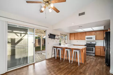 45911 Primrose Dr, Lancaster, CA 93534 photo 10