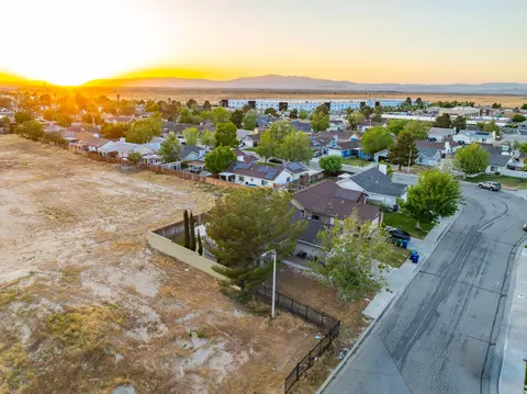 45911 Primrose Dr, Lancaster, CA 93534 photo 30