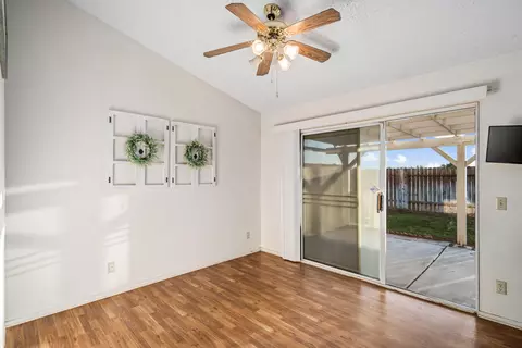 45911 Primrose Dr, Lancaster, CA 93534 photo 9