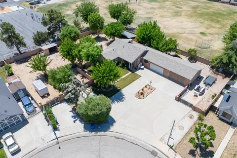 44101 Benald St, Lancaster, CA 93535 photo 3