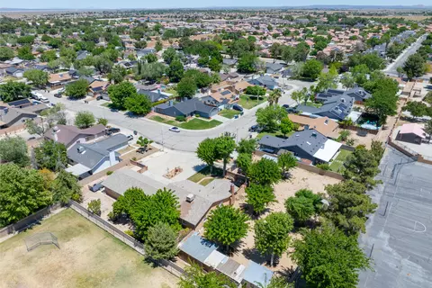 44101 Benald St, Lancaster, CA 93535 photo 38
