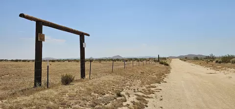 20 Th Street West Hwy 58, Mojave, CA 93501