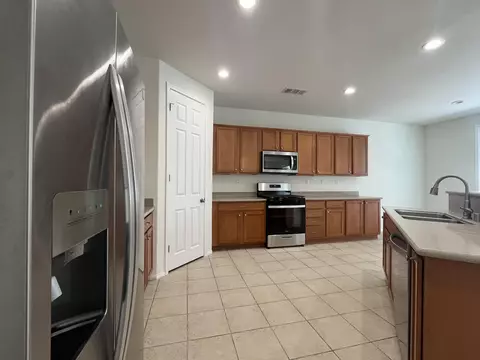 Kitchen - 6900 Buchet Dr, Palmdale, CA 93552 photo 2 of 2