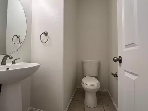 Bath - 6900 Buchet Dr, Palmdale, CA 93552 photo 5 of 5