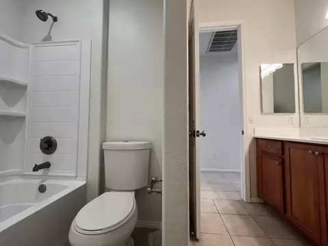 Bath - 6900 Buchet Dr, Palmdale, CA 93552 photo 2 of 5