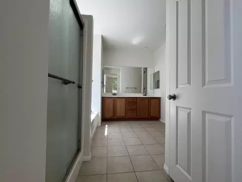 Bath - 6900 Buchet Dr, Palmdale, CA 93552 photo 3 of 5