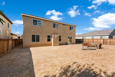Exterior - 3640 Half Dome Ave, Rosamond, CA 93560 photo 3 of 4