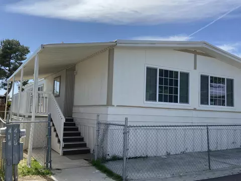 3300 15th St W #415, Rosamond, CA 93560