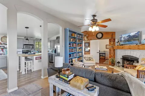 22396 Zurich Dr, Tehachapi, CA 93561 photo 23