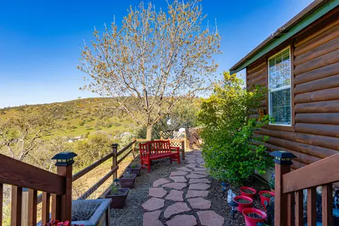 22396 Zurich Dr, Tehachapi, CA 93561 photo 6