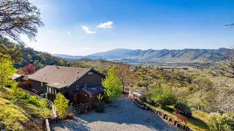 22396 Zurich Dr, Tehachapi, CA 93561