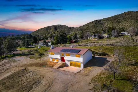 8817 Cache St, Leona Valley, CA 93551