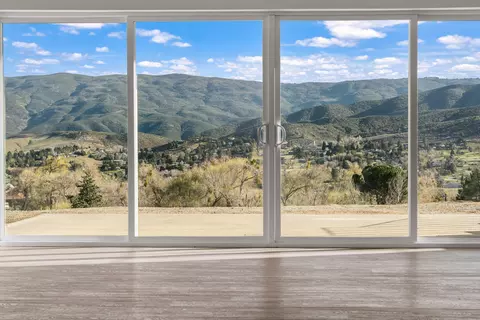 Living - 8817 Cache St, Leona Valley, CA 93551 photo 14 of 16