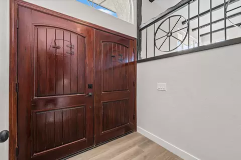 Entry Way - 8817 Cache St, Leona Valley, CA 93551 photo 3 of 5