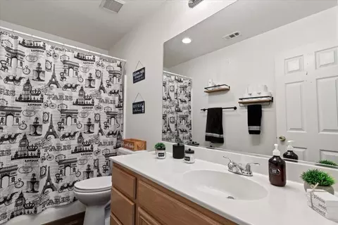 Bath - 3665 Cobb Rd, Lancaster, CA 93535 photo 1 of 3