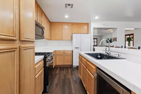 Kitchen - 3665 Cobb Rd, Lancaster, CA 93535 photo 1 of 4