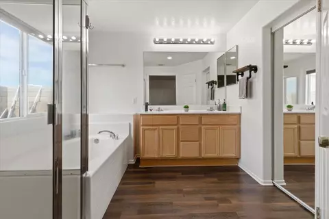 Bath - 3665 Cobb Rd, Lancaster, CA 93535 photo 2 of 3