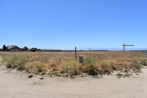 77 Th St West Ave A2, Lancaster, CA 93536