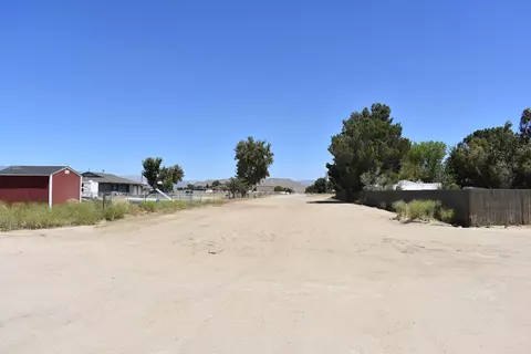 77 Th St West Ave A2, Lancaster, CA 93536 photo 12