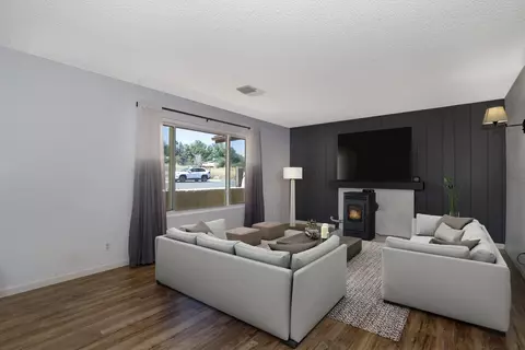 13155 W10 E, Pearblossom, CA 93553