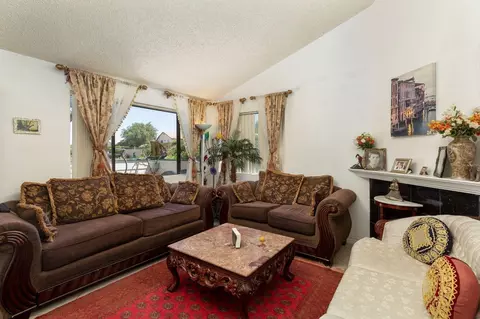 Living - 44454 15th St E #2, Lancaster, CA 93535 photo 1 of 3