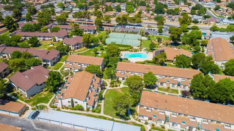View/Area - 44454 15th St E #2, Lancaster, CA 93535 photo 1 of 3