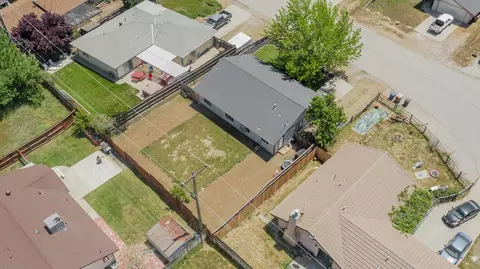 View/Area - 20413 El Porto Ct, Tehachapi, CA 93561 photo 2 of 5
