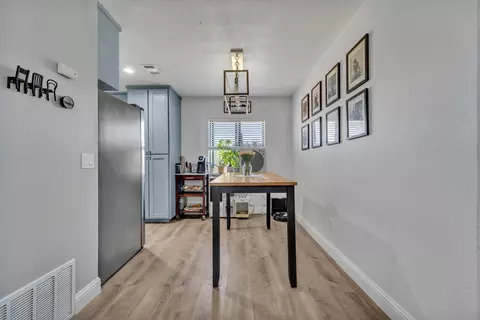 Dining - 20413 El Porto Ct, Tehachapi, CA 93561 photo 2 of 2