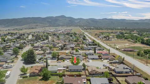 View/Area - 20413 El Porto Ct, Tehachapi, CA 93561 photo 4 of 5
