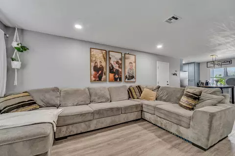 Living - 20413 El Porto Ct, Tehachapi, CA 93561 photo 1 of 1