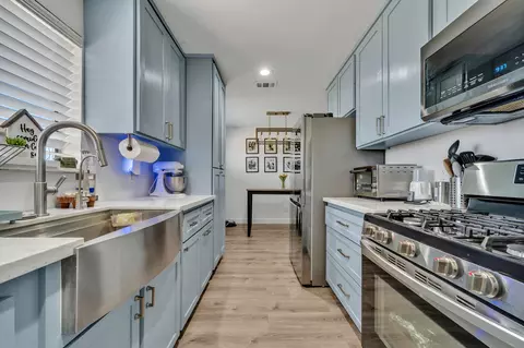 Kitchen - 20413 El Porto Ct, Tehachapi, CA 93561 photo 2 of 2
