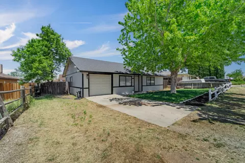 Exterior - 20413 El Porto Ct, Tehachapi, CA 93561 photo 2 of 9