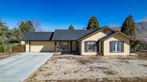 29911 Caddy Ln, Tehachapi, CA 93561 photo 3