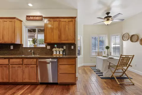 300 Peach Blossom Ln, Tehachapi, CA 93561 photo 11